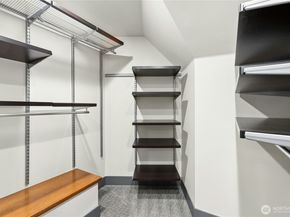 25711 SE 31st Place, Sammamish WA 98075