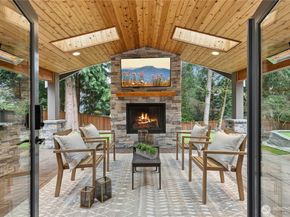 25711 SE 31st Place, Sammamish WA 98075