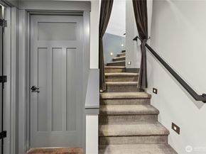 25711 SE 31st Place, Sammamish WA 98075