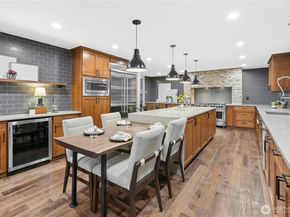 25711 SE 31st Place, Sammamish WA 98075