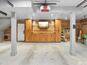 25711 SE 31st Place, Sammamish WA 98075