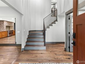 25711 SE 31st Place, Sammamish WA 98075