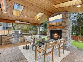 25711 SE 31st Place, Sammamish WA 98075