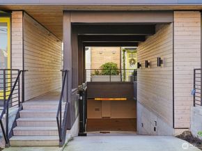 517 Howe Street B, Seattle WA 98109