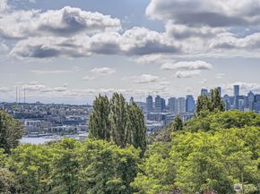 517 Howe Street B, Seattle WA 98109