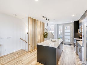 517 Howe Street B, Seattle WA 98109