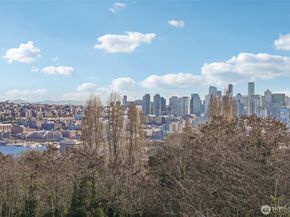 517 Howe Street B, Seattle WA 98109