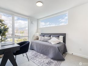 517 Howe Street B, Seattle WA 98109