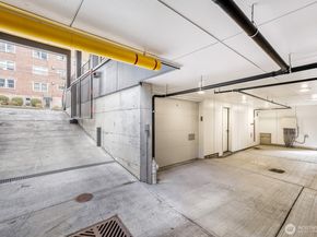 517 Howe Street B, Seattle WA 98109
