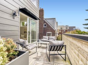 517 Howe Street B, Seattle WA 98109