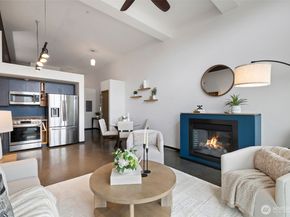 4422 Bagley Avenue N 216, Seattle WA 98103