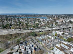 6313 9th Avenue NE A, Seattle WA 98115