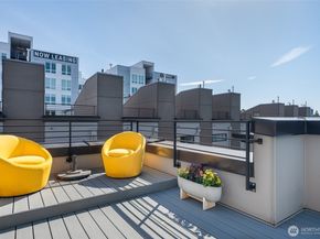 6313 9th Avenue NE A, Seattle WA 98115