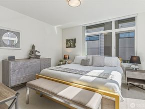 6313 9th Avenue NE A, Seattle WA 98115