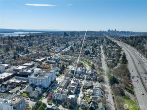 6313 9th Avenue NE A, Seattle WA 98115