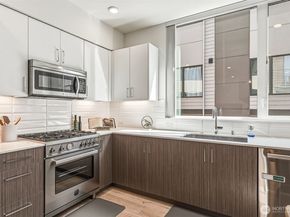 6313 9th Avenue NE A, Seattle WA 98115