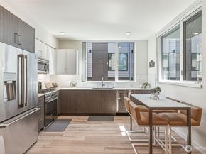6313 9th Avenue NE A, Seattle WA 98115