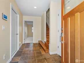 738 N 185th Street, Shoreline WA 98133