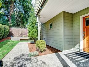 738 N 185th Street, Shoreline WA 98133