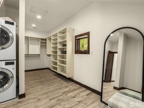6007 Hazelwood Lane SE, Bellevue WA 98006