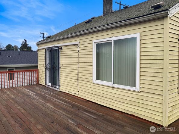 10231 Beacon Avenue S, Tukwila WA 98178
