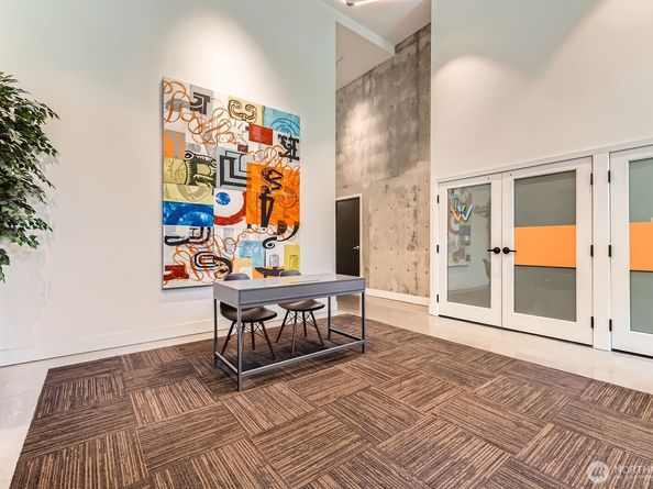1601 N 45th Street 411, Seattle WA 98103