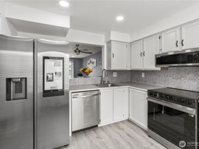 5736 S 238th Court E4, Kent WA 98032