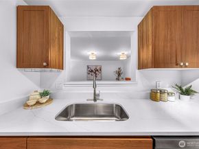 14002 NE 181st Place A302, Woodinville WA 98072