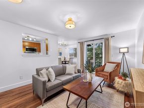 14002 NE 181st Place A302, Woodinville WA 98072