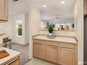 4133 224th Lane SE 213, Issaquah WA 98029