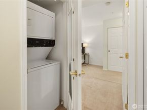 4133 224th Lane SE 213, Issaquah WA 98029