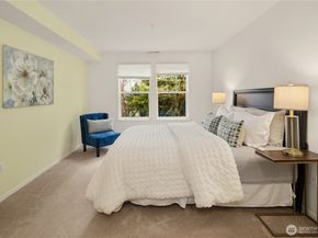 4133 224th Lane SE 213, Issaquah WA 98029