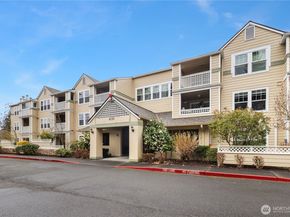 4133 224th Lane SE 213, Issaquah WA 98029