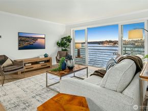 733 Lake Street S 202, Kirkland WA 98033