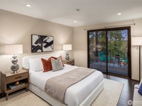 5220 21st Avenue NE 2, Seattle WA 98105