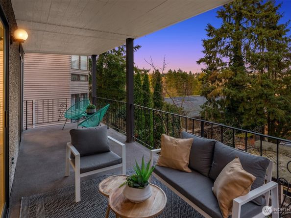 5220 21st Avenue NE 2, Seattle WA 98105