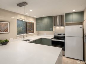 5220 21st Avenue NE 2, Seattle WA 98105