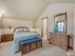 11740 Burke Avenue N, Seattle WA 98133