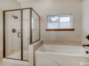 11740 Burke Avenue N, Seattle WA 98133