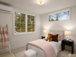 10618 NE 54th Lane, Kirkland WA 98033