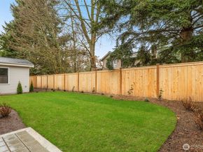 10618 NE 54th Lane, Kirkland WA 98033