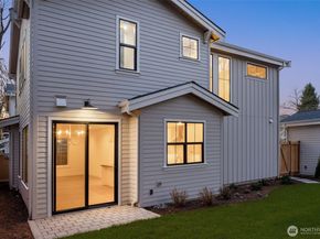 10618 NE 54th Lane, Kirkland WA 98033
