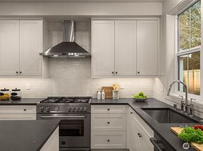 10618 NE 54th Lane, Kirkland WA 98033