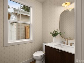 10618 NE 54th Lane, Kirkland WA 98033