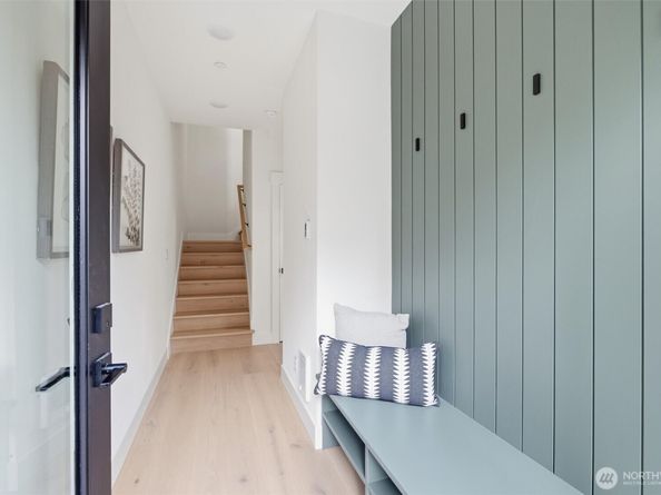 2016 Fairview Avenue E D, Seattle WA 98102