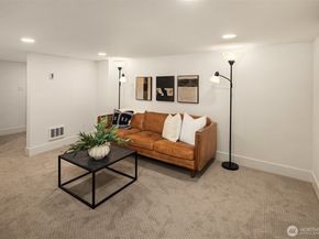 2139 N 62nd Street, Seattle WA 98103