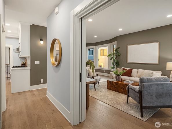 2139 N 62nd Street, Seattle WA 98103