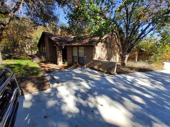 913  Highwoods Trail 