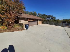 913  Highwoods Trail , Fort Worth Texas 76112