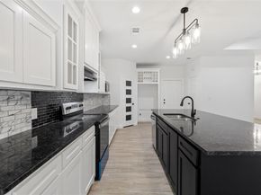 3313  Collin Street , Fort Worth Texas 76119